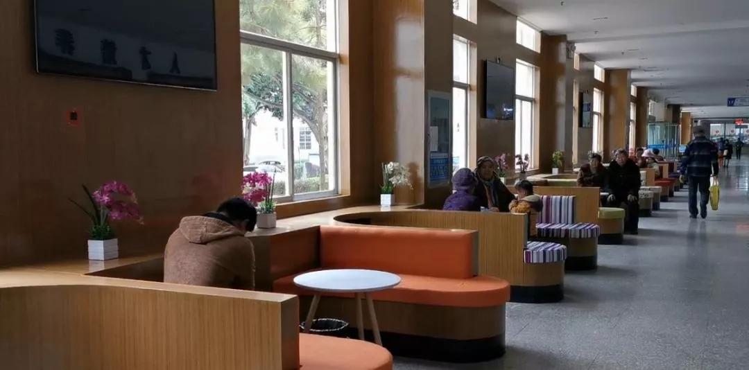 文明蒙自新名片这条“gai”上最靓的医院！