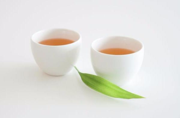 如何辨别茶具瓷器的品质,鎏银茶具和陶瓷茶具哪个好