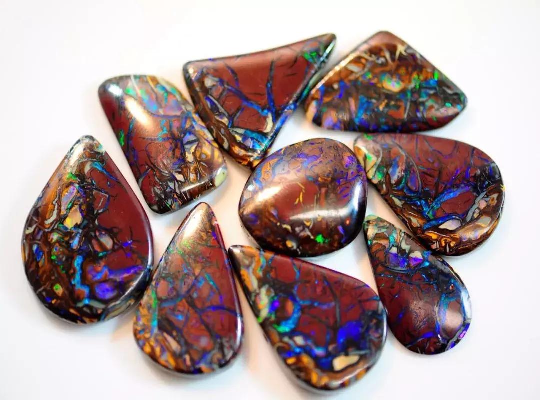 神奇的宝石绘本,宇宙宝石欧泊石