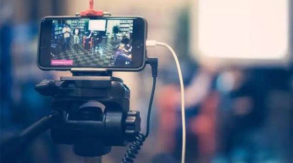 直播怎么玩手游,唱歌直播选择哪个平台