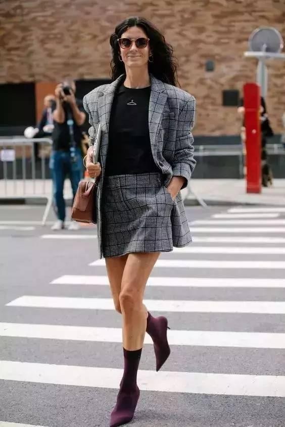 马丁靴过时了,今年冬款流行什么马丁靴