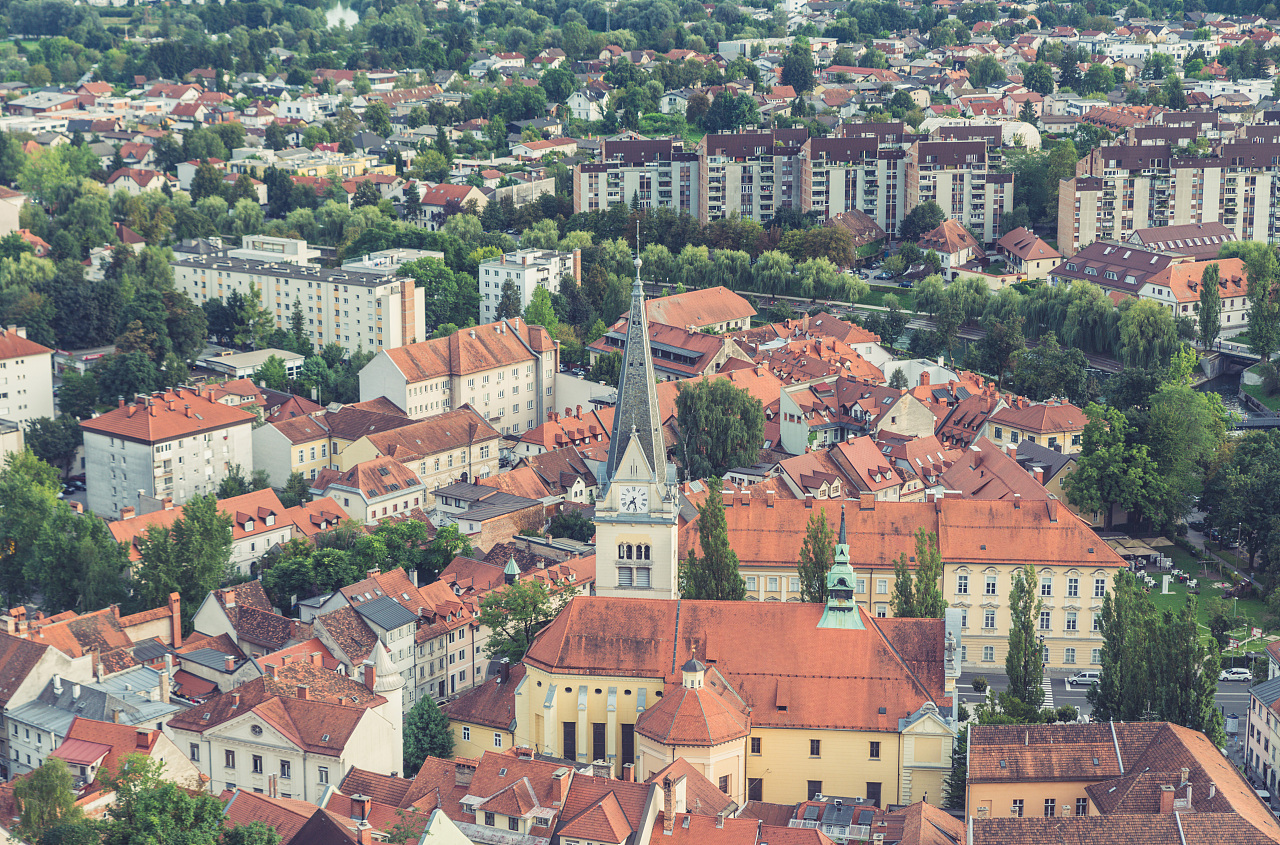 斯洛文尼亚到底发达到什么程度,斯洛文尼亚国家有多大