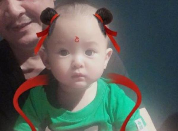 娌堣吘鍜屽瀛愪滑鐨勬悶绗戝悕鍦洪潰,娌堣吘鍜岃嚜宸卞効瀛愮殑鎼炵瑧鐬棿