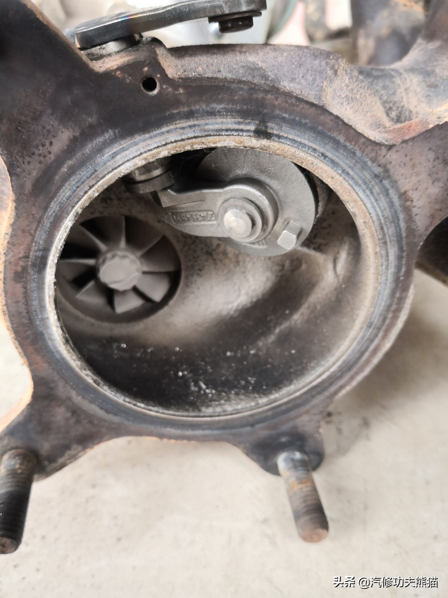 大众夏朗烧机油维修汕头,夏朗烧机油大修多少钱