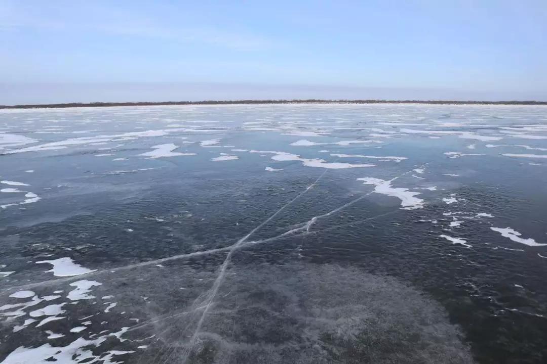 在祖国最东边零下20度的夜里,直播捞鱼