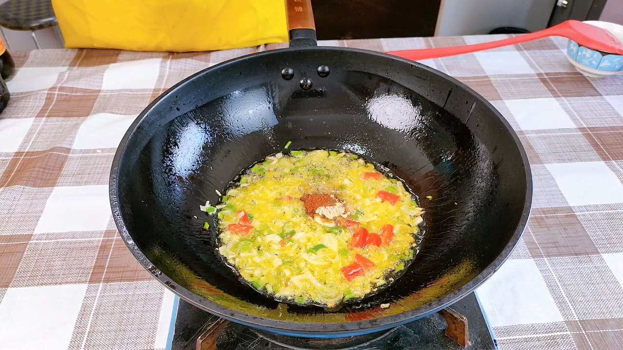 猪皮怎样做好吃有营养视频,猪皮怎样做好吃和不腥