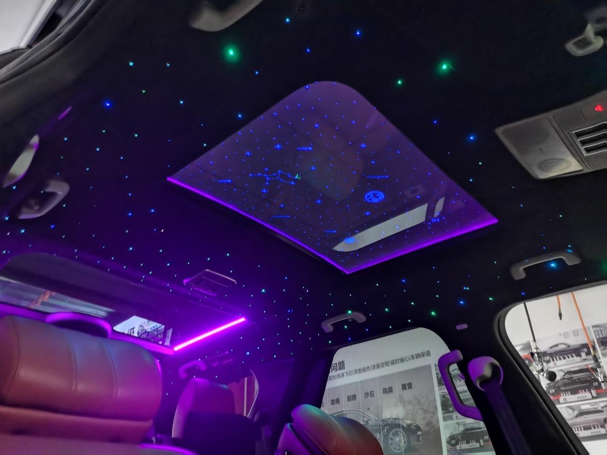 路虎揽胜换装纳多灰,路虎揽胜升级干椒红