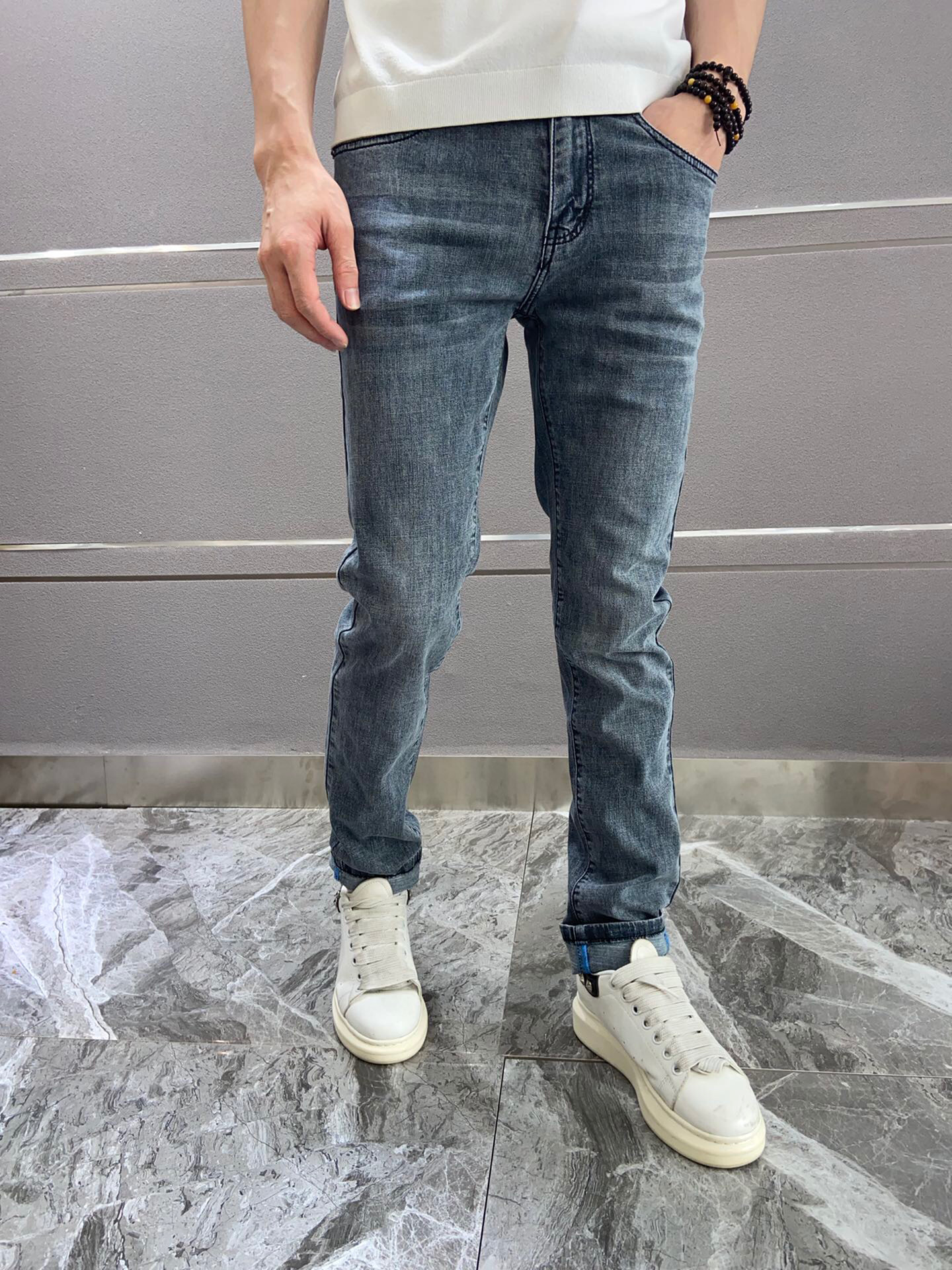 1米5小个子夏日t恤穿搭,高个青年男士穿衣搭配成熟