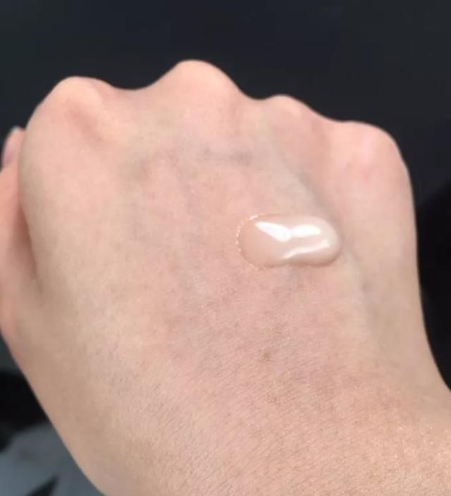 「评测」这7支美白精华，满足了敏感肌的我对提亮淡斑的所有幻想