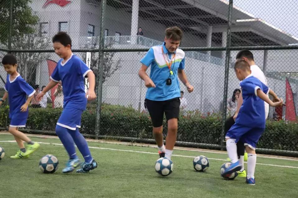 足球班报名,秋季足球招生