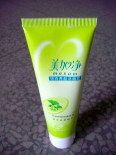 温和洗面奶清洁毛孔,清洁毛孔深层清洁洗面奶