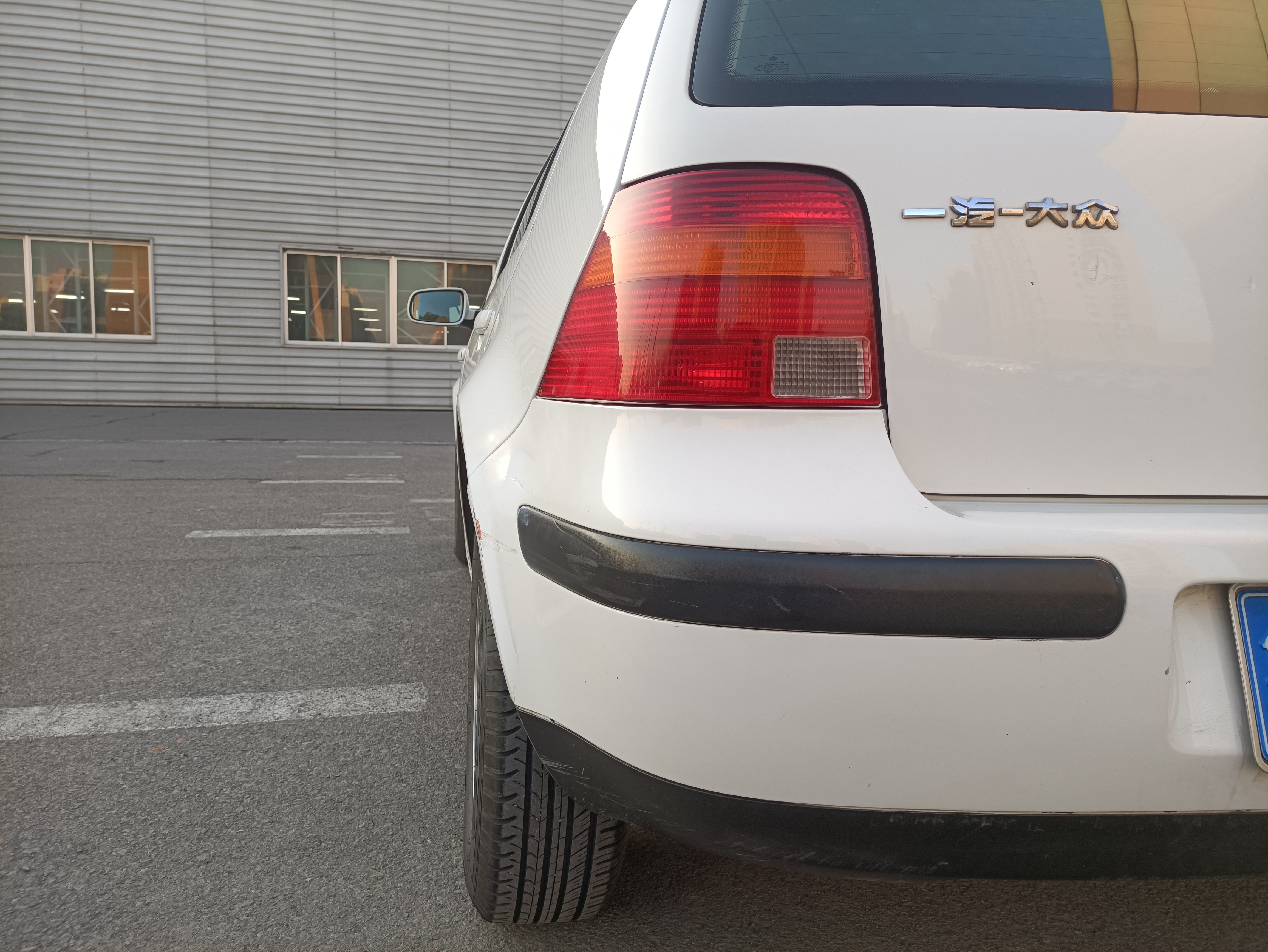 买高尔夫几代性价比高,买个二手高尔夫保值吗