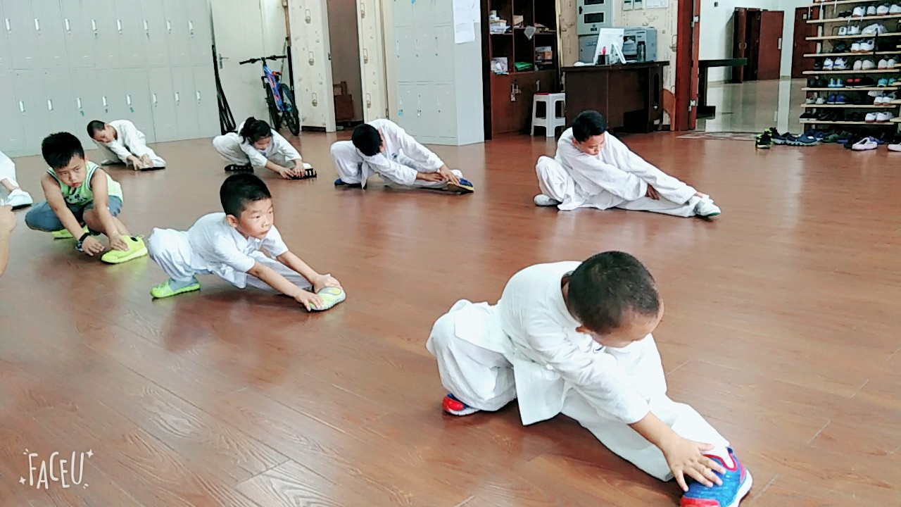 儿童学习武术弘扬正气,9岁小学生防身武术
