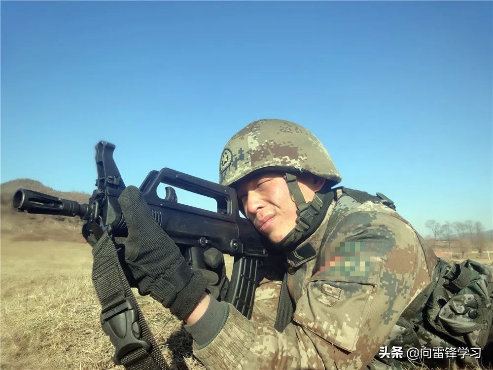 当了12年兵荣立两个三等功有多难,当上等兵的资格