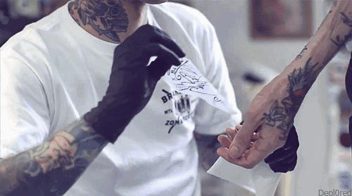 如何零基础纹纹身,刚纹了纹身怎么出门