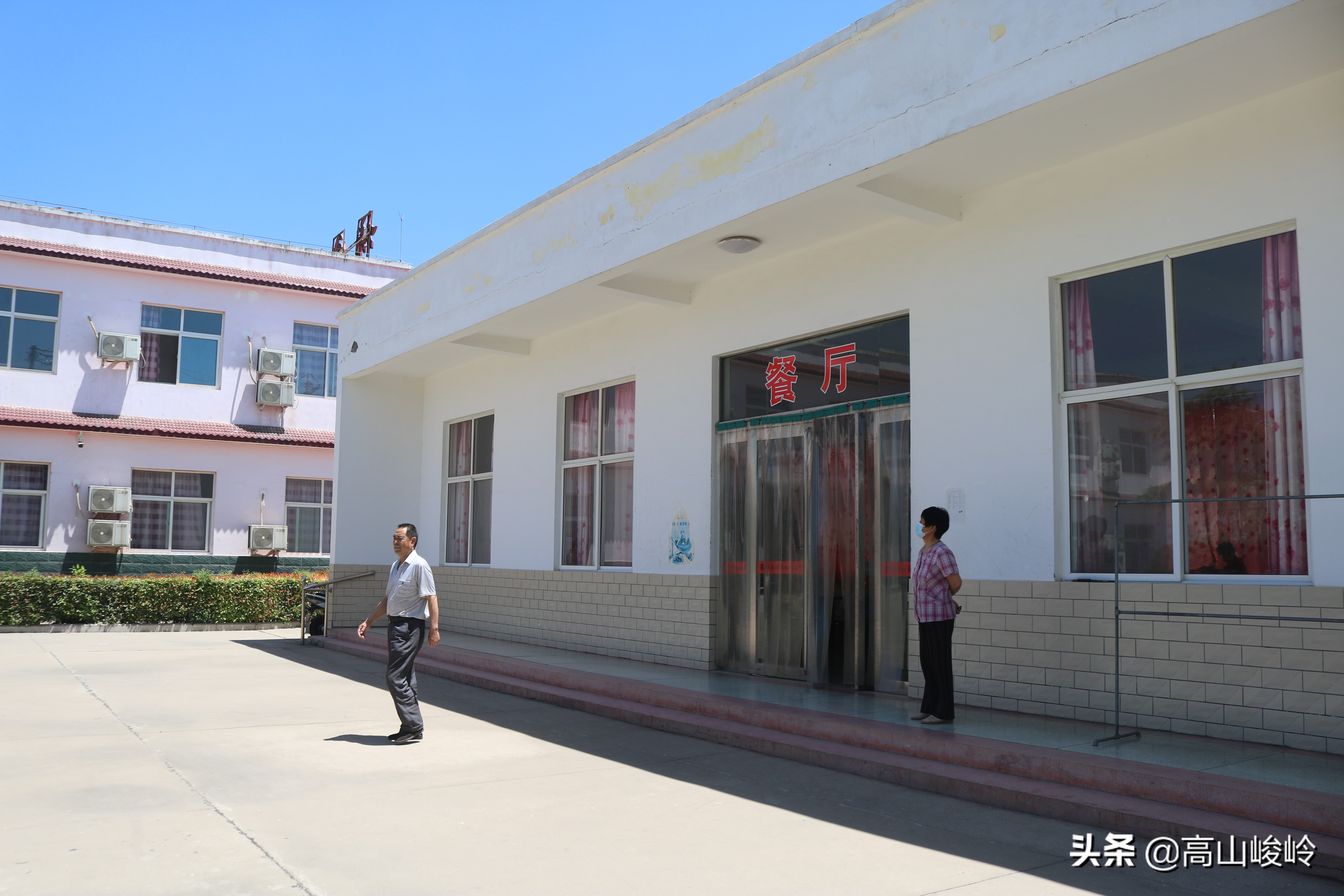 慈善家刘章俊（记者：乔望键张孟强摄/文）