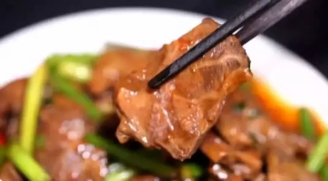 开了三十年的牛肉汤馆,开了十几年的牛杂店