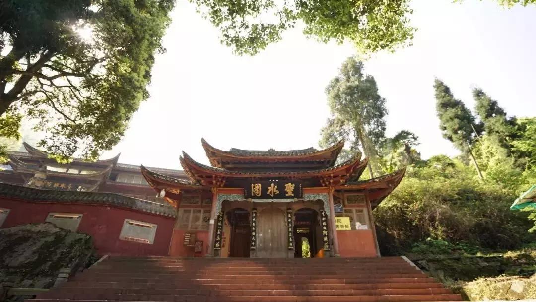 峨眉春游免费景点,一条绝佳的自驾旅游线路