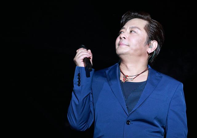 王杰被毒哑事件自导自演,歌手王杰被什么人毒哑的