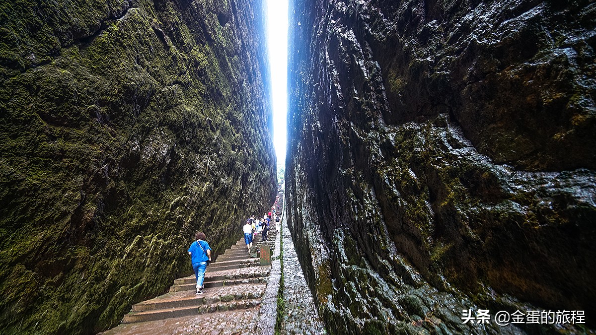 江浙地区唯一的一处世界自然遗产名录的神奇景观,丹霞地貌江郎山