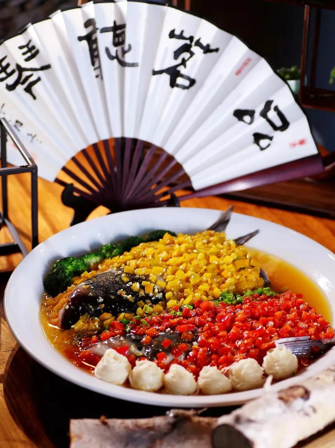 松花湖上放风筝,吉林市松花湖冬季开江鱼