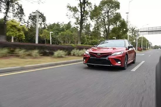 日系最强2.0T发动机，6.4秒破百，为何还是斗不过雅阁和凯美瑞？