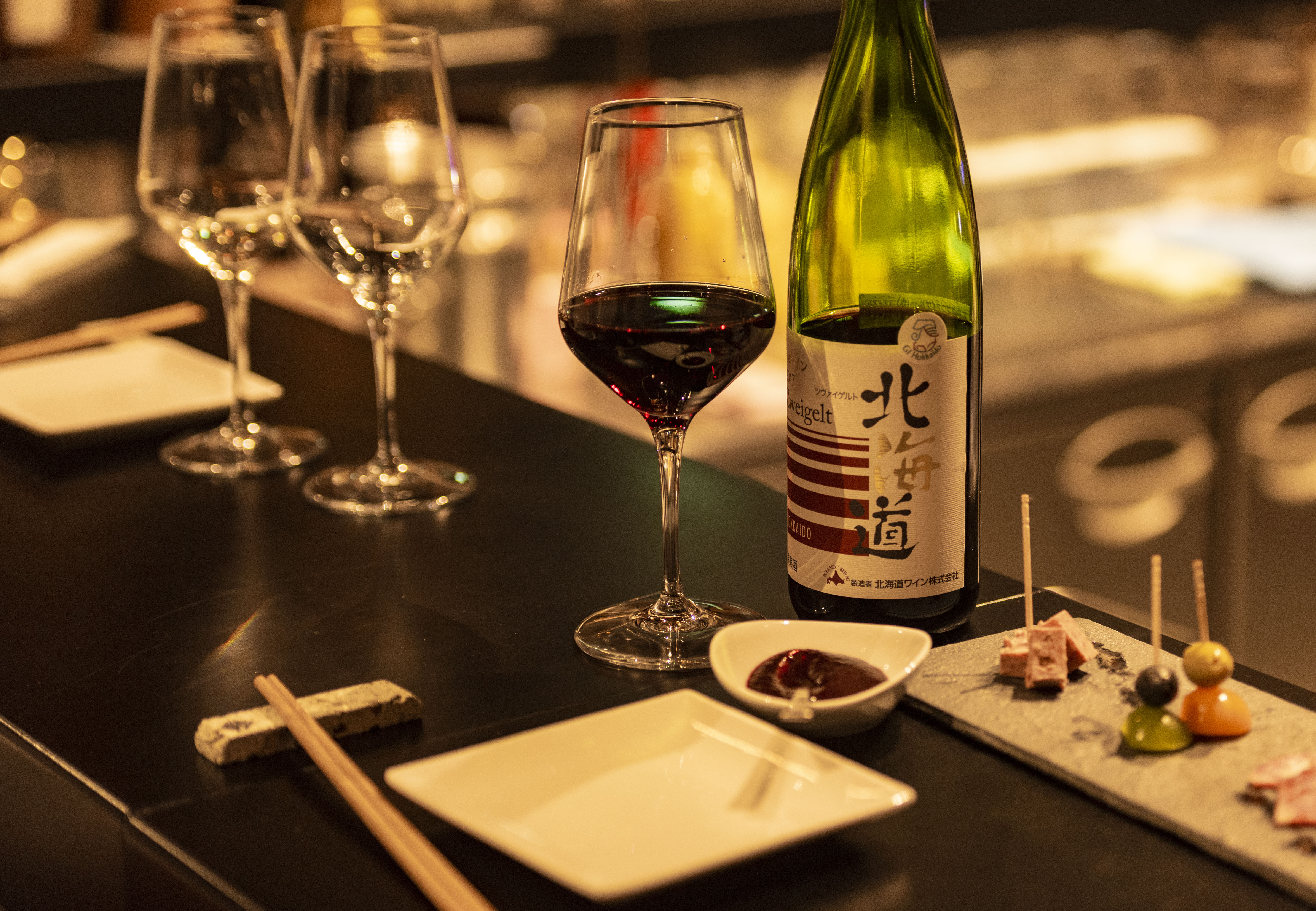 走街串巷边吃边逛，亲身探寻舌尖上的北海道