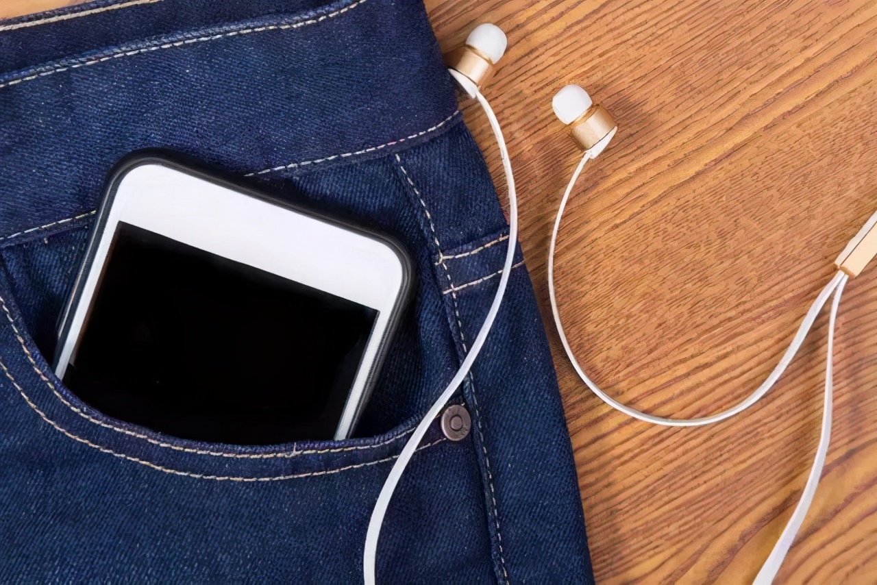 苹果手机天冷掉电快怎么解决,iphone14promax天冷为什么会掉电