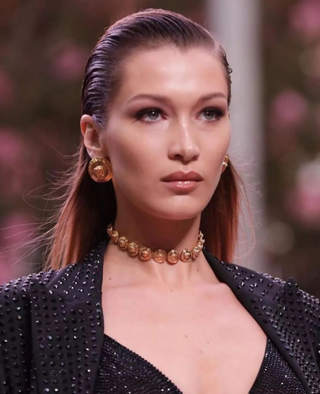 范思哲2018米兰春夏男装大秀,范思哲创意总监donatellaversace