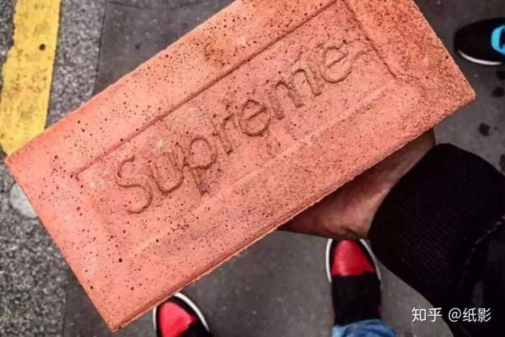 奢侈品出过的那些奇葩东西,你有没有在无意间看到过什么