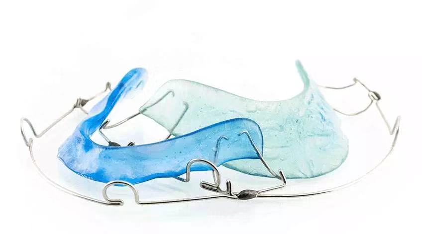 金属牙套戴上牙套后矫正的全过程,矫正牙齿戴牙套的全过程