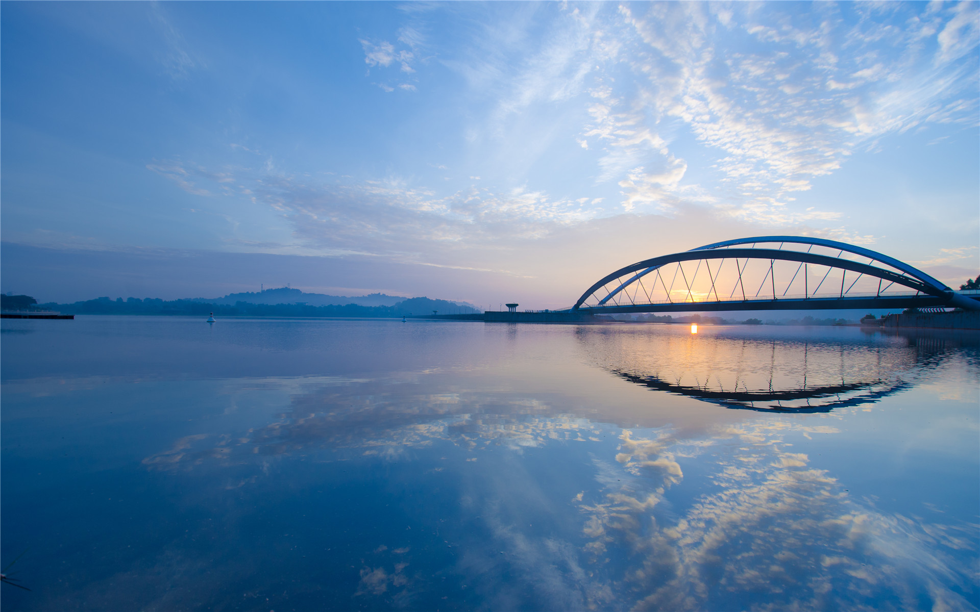 微星电脑u盘重装系统教程图解,台式电脑u盘重装系统按哪个键
