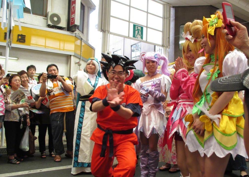 日本官员热衷cosplay,曾cos柯南桐人和土方十四