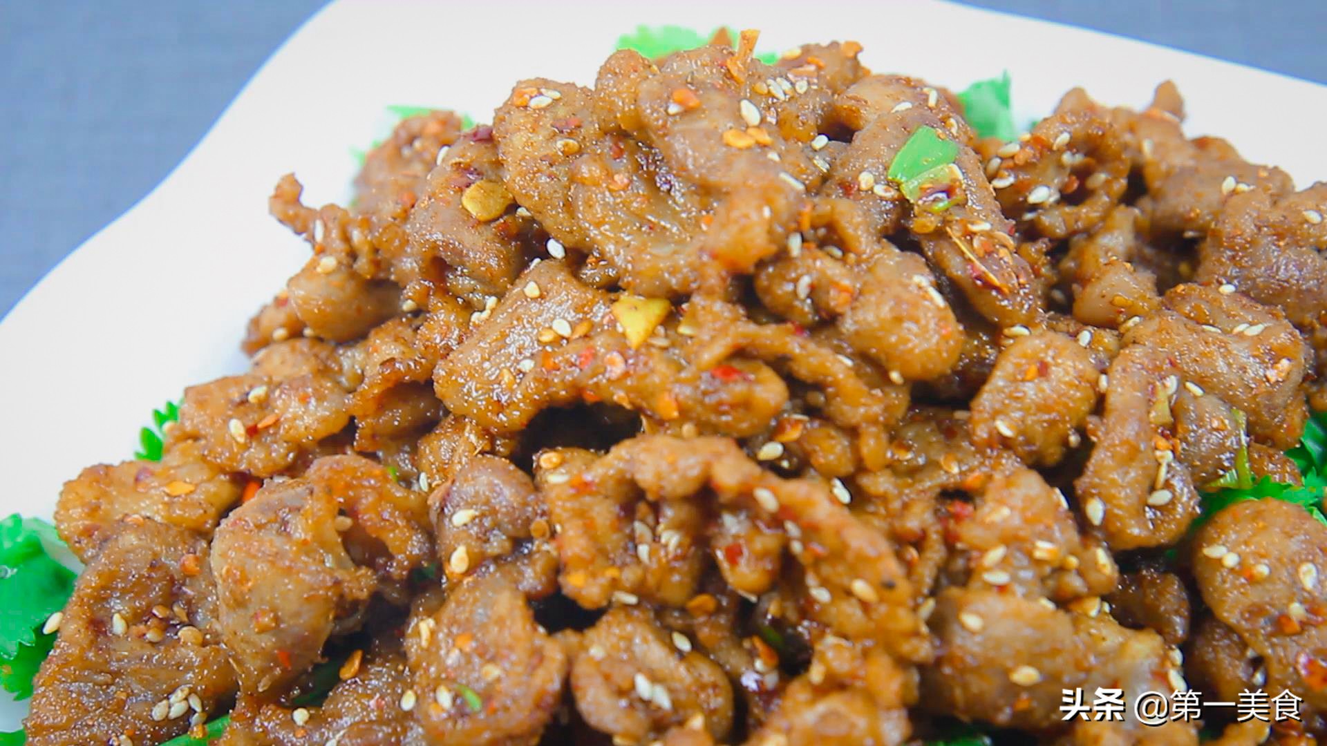 孜然羊肉正宗的做法窍门,家庭版孜然羊肉不滑油