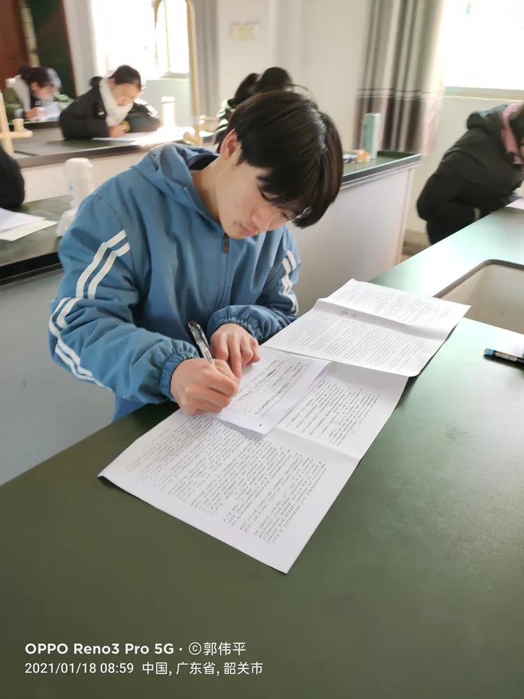 九三班成绩表,中二班新生评语