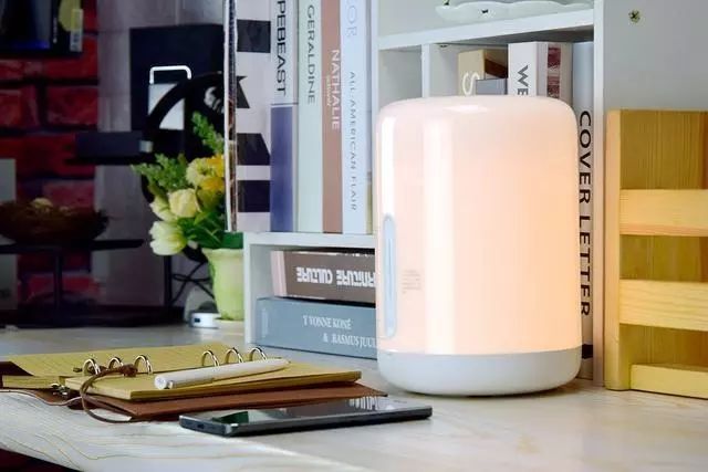 米家床头灯测评,米家床头灯灯泡测评