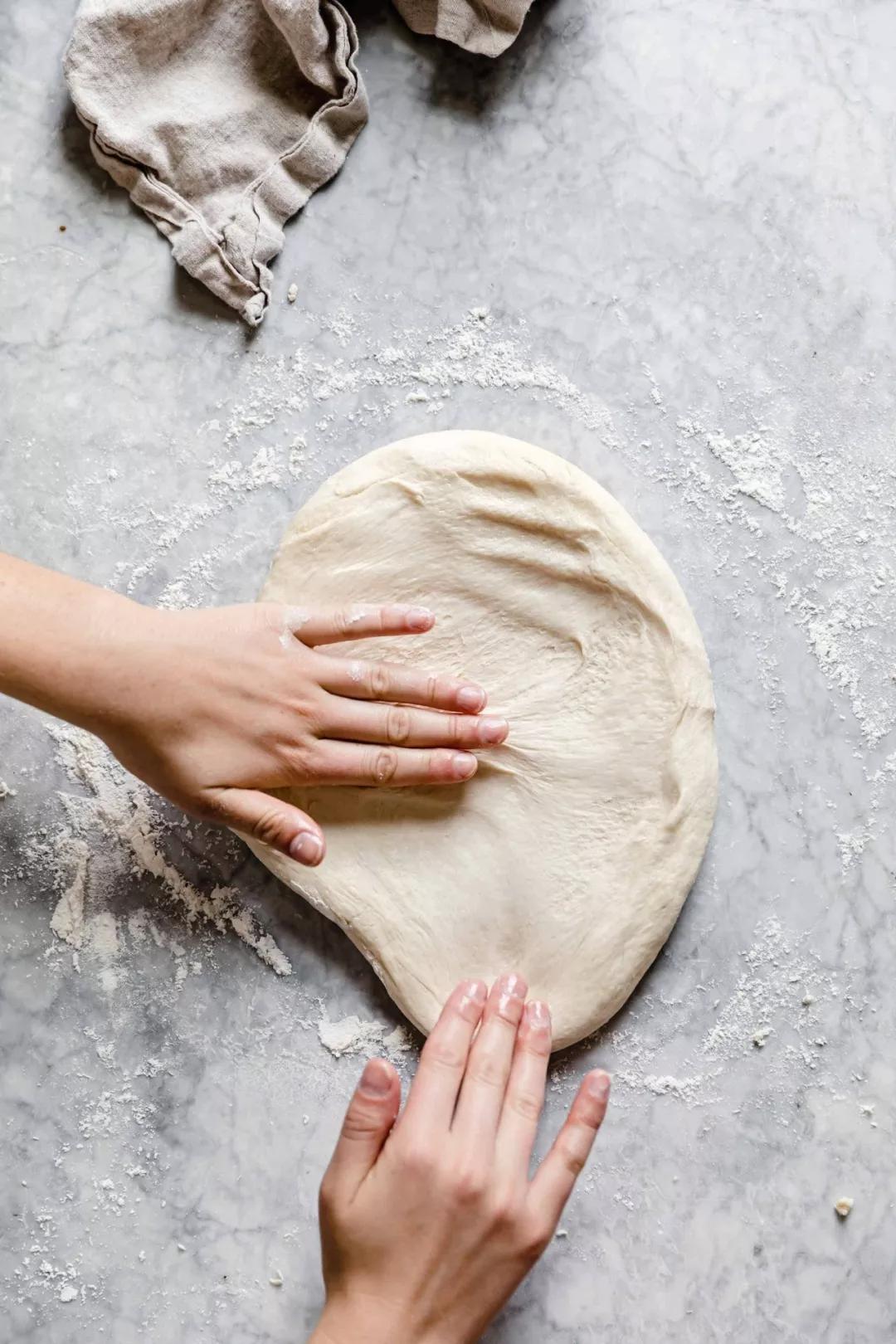 搅拌面团的最佳方法,面团的搅拌的过程