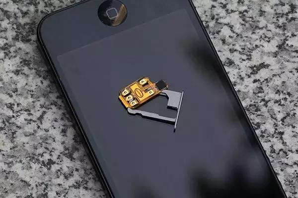 苹果手机显示无Sim卡怎么回事,苹果手机插入sim卡显示无服务