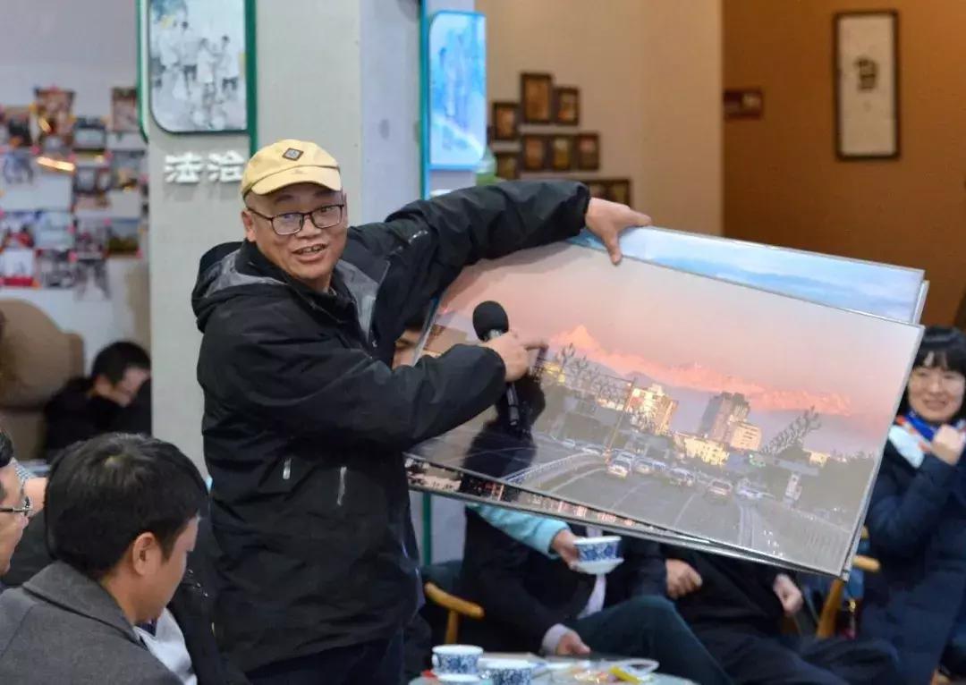 全球巨头康宁公司携新技术来到成都罗强市长连说两个“感兴趣”