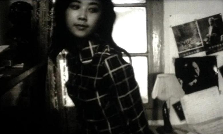 对程蝶衣恩将仇报的小四，27年后已两鬓斑白，但气质依旧如兰