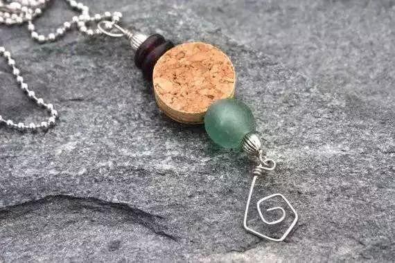 原来红酒塞才是一瓶酒中最值钱的,别再扔了