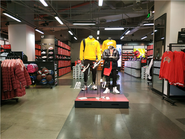 晋江耐克阿迪折扣店,耐克阿迪折扣店的进货渠道在哪儿