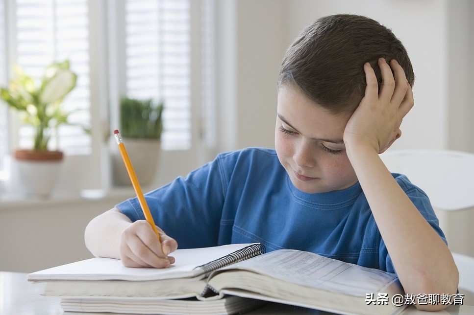 孩子写不出作文怎么办,孩子写作文得不了高分怎么回事