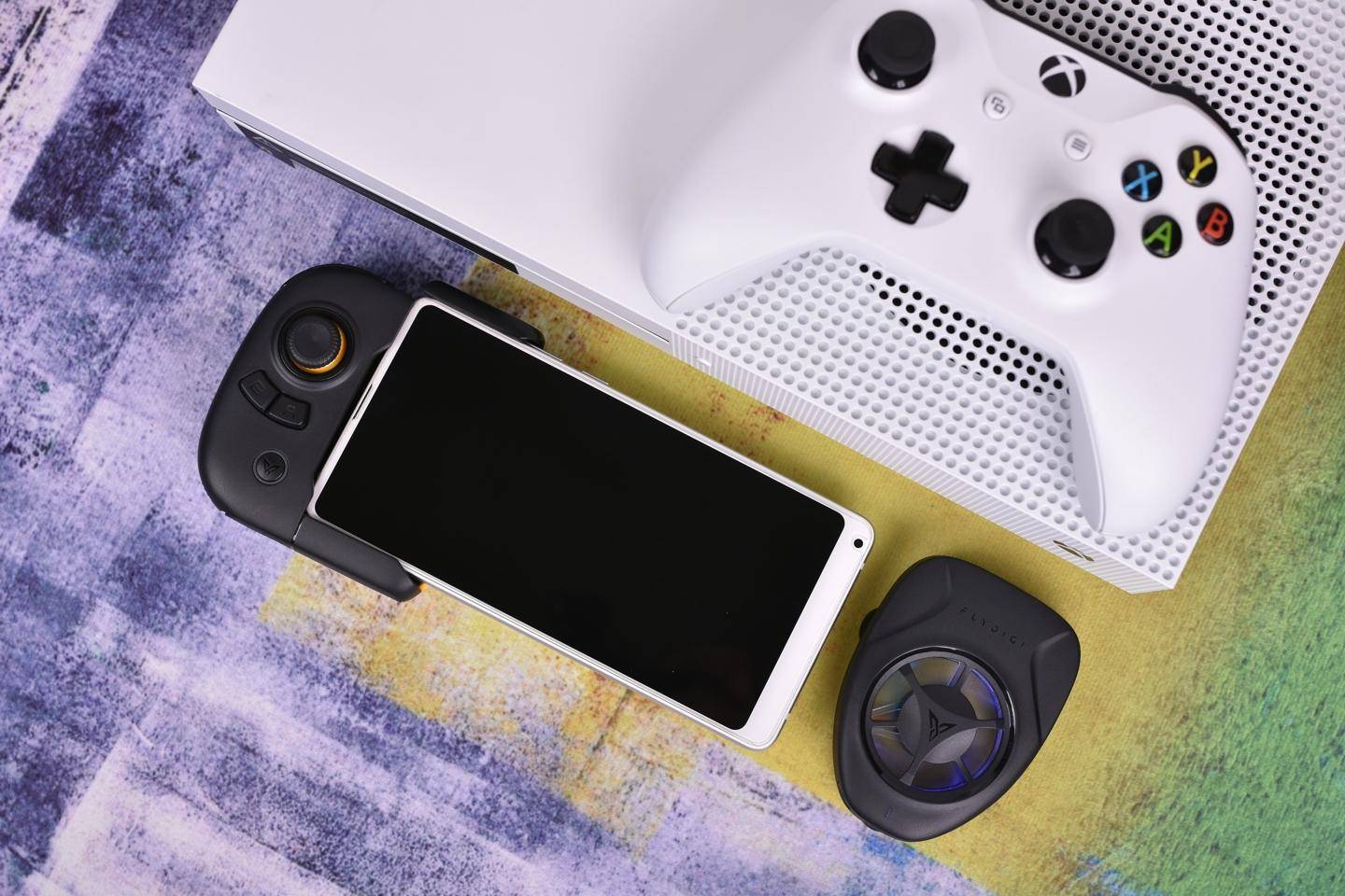 什么手柄最适合手机玩吃鸡,大屏手机用的吃鸡游戏手柄