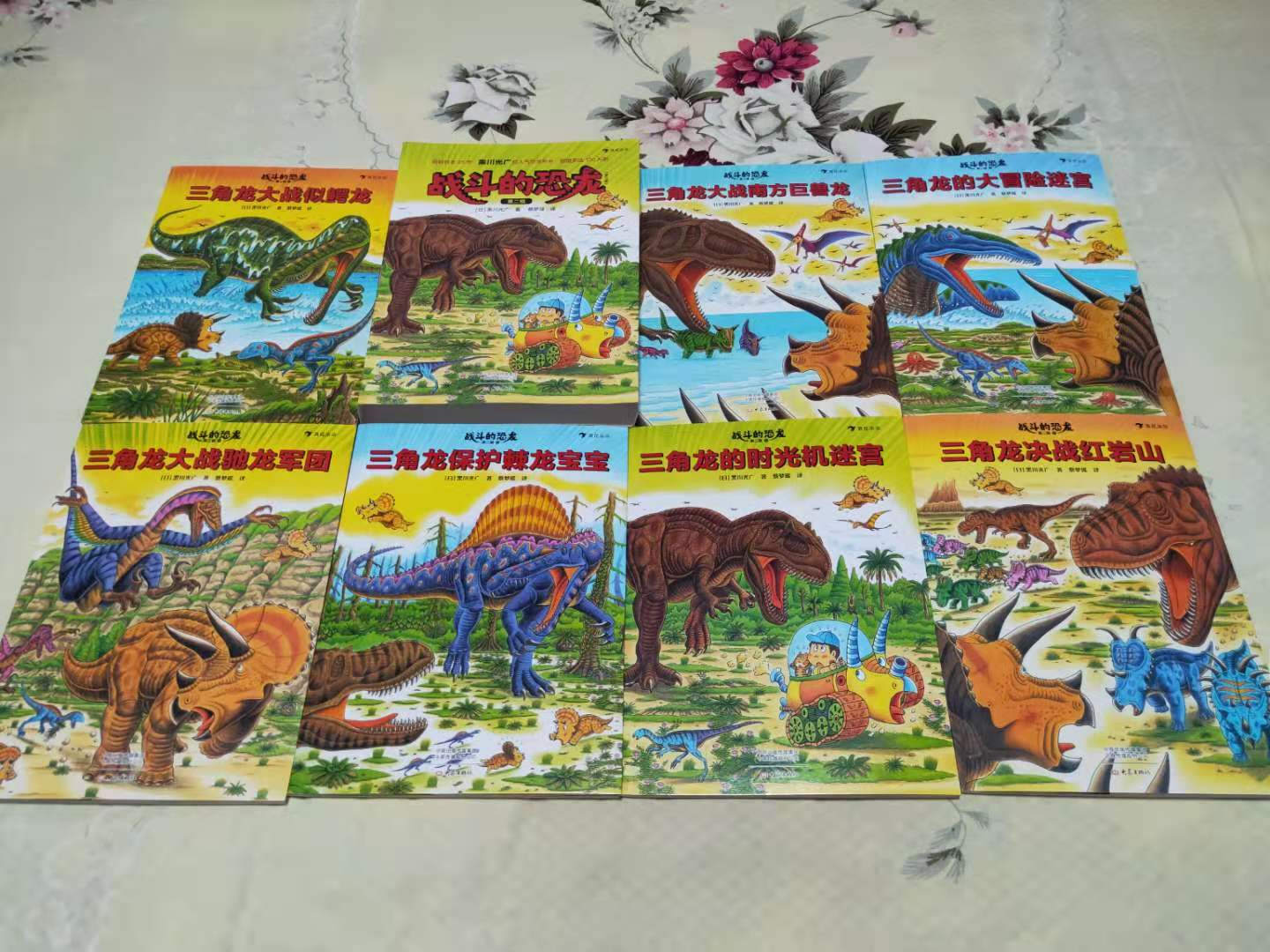 《战斗的恐龙（第二辑）》：成长力量大，团结一致的恐龙势不可挡