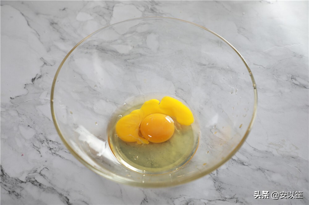 烤箱做鸡蛋牛奶布丁,用烤箱做牛奶布丁最简单的做法