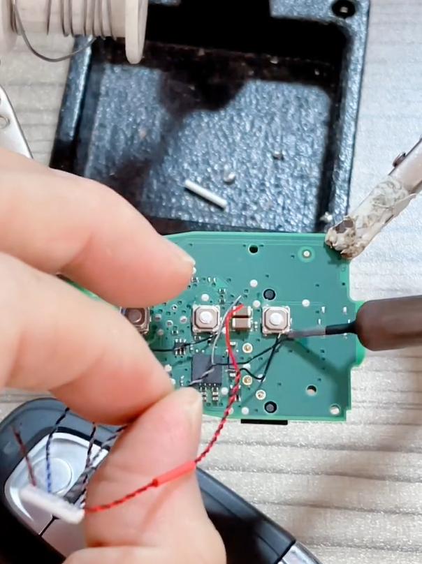 改装液晶钥匙改的是哪些,改装液晶屏车钥匙坏处