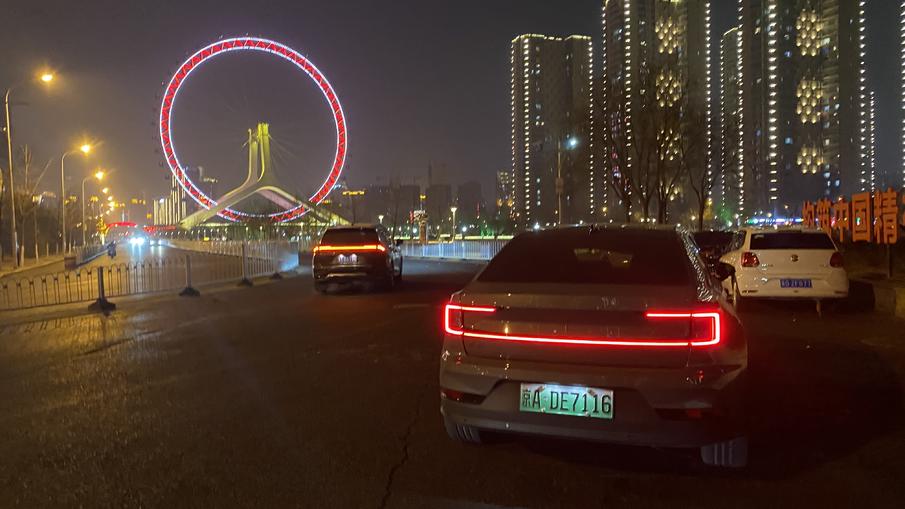 特斯拉新款model3与极星2,特斯拉新款model3和极星2