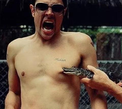 穿假的鳄鱼衫，做真正的香港人