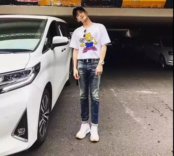 匡威果冻底低帮白敬亭,匡威白敬亭欧阳娜娜